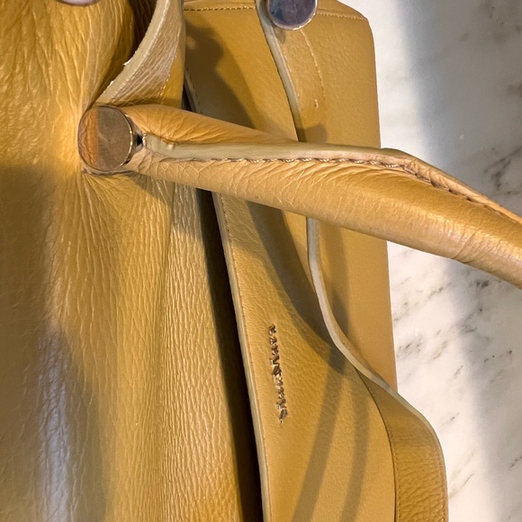 Max Mara J Bag with Jennifer Garner Note - Power of the Purse - Picture 6 of 10